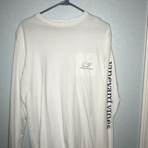 Vineyard Vines tshirt